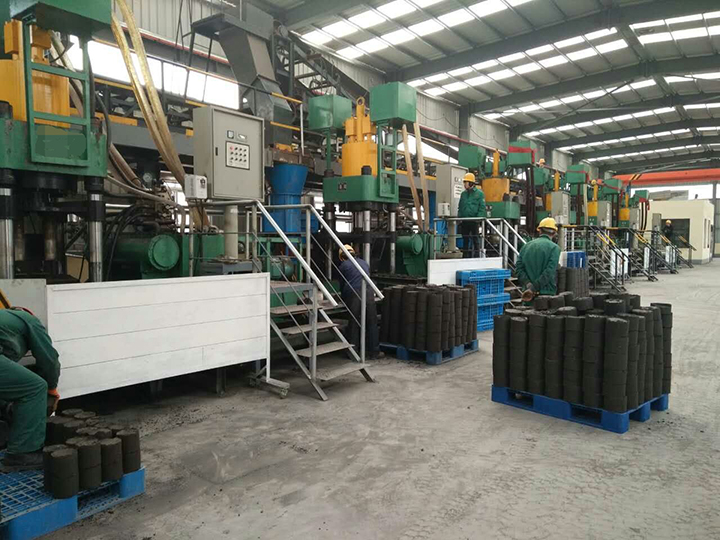 復合壓塊球餅機整套系統使用現場2